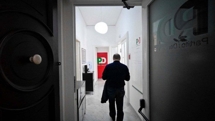 Pd Napoli, tutti contro tutti: "Abbiamo perso le elezioni per candidare quattro brocchi"