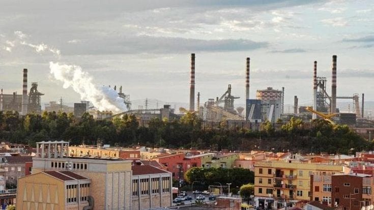 Ex Ilva, Invitalia contro Arcelor Mittal: “Il ministero commissari l’acciaieria di Taranto”