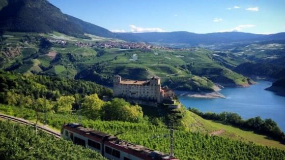 Castelli del Trentino visti dal treno