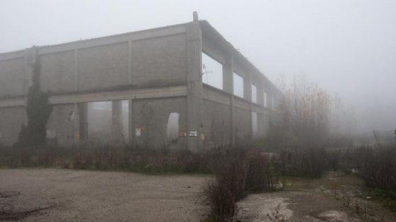 Trino, l'incubo della Prolafer: gli operai dell'ex fonderia hanno perso otto anni di vita