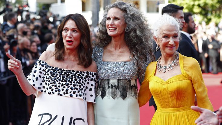 Cannes, da Pedro Almodovar a Helen Mirren: i fedeli del festival sul tappeto rosso 