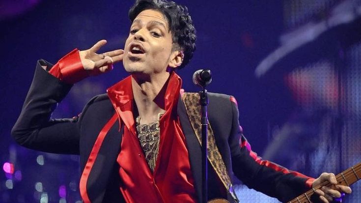 Prince, genio senza confini. Dieci anni fa la morte di un visionario: e ora spunta l’inedito