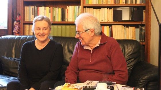 Franco e Paola aprono la loro casa alle sardine in arrivo a Bologna. "Non ci sentivamo così dal '68"