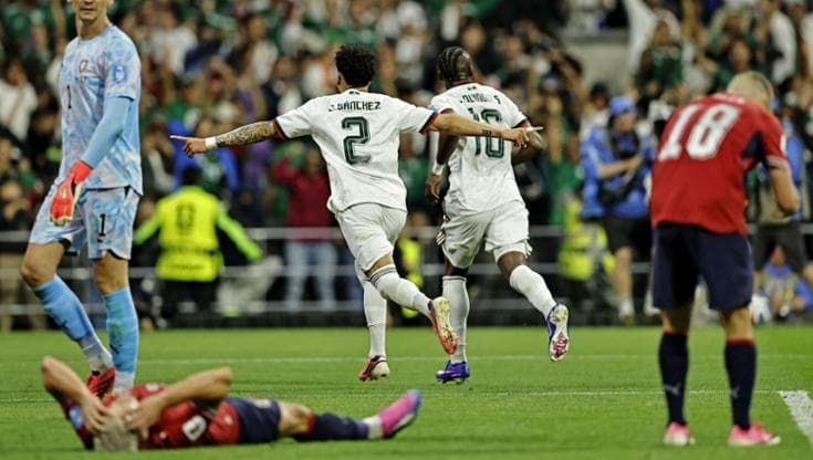 Il Messico batte 3-0 la Repubblica Ceca e chiude a punteggio pieno. Storico Sudafrica, Corea ko