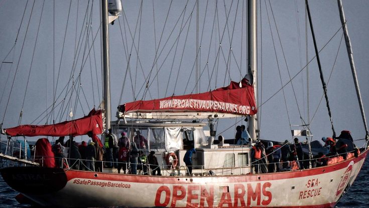 L’odissea in mare dei 105 migranti che nessuno voleva