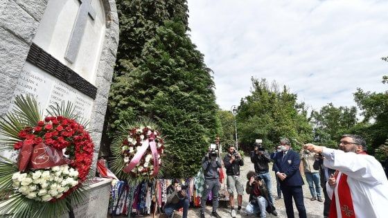 Messa in streaming e flash mob, il virus non cancella il ricordo del Grande Torino