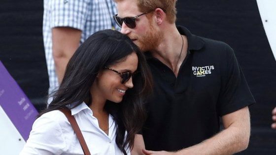 Gb, in primavera le nozze tra il principe Harry e Meghan Markle. La futura sposa: "Deprimenti i commenti sulla mia razza"