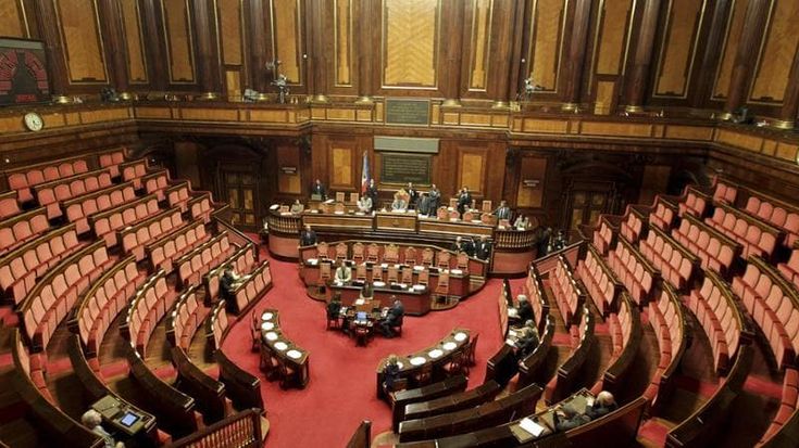 Addio emendamenti e interpellanze, ormai il Parlamento lascia legiferare il governo. L’analista: “Maggioranza meno libera di presentarli”