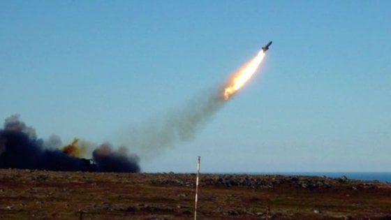 Russia: incendio in una base militare, due morti
