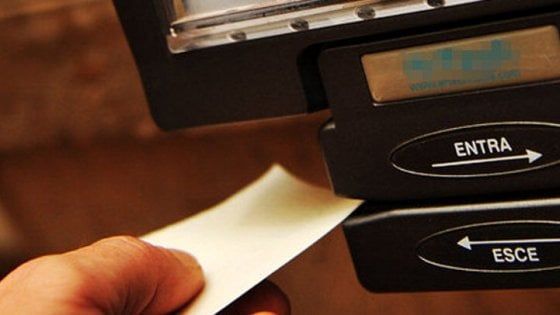 Timbravano e poi in palestra: università di Parma licenzia quattro tecnici