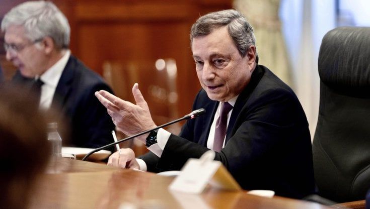 Nadef, ok del governo. PIl al 6% nel 2021. Il debito cala al 153,5%. Castelli (Mef): "Proroga superbonus al 2023"