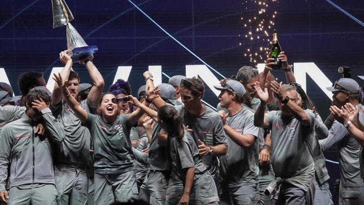 America’s Cup, via alla corsa: a Napoli si riparte da zero, ma Luna Rossa fa sognare