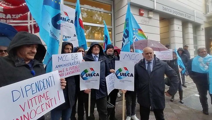 Banca popolare di Bari, sciopero generale dei dipendenti: "Stop al taglio degli stipendi e rilancio dell'istituto"