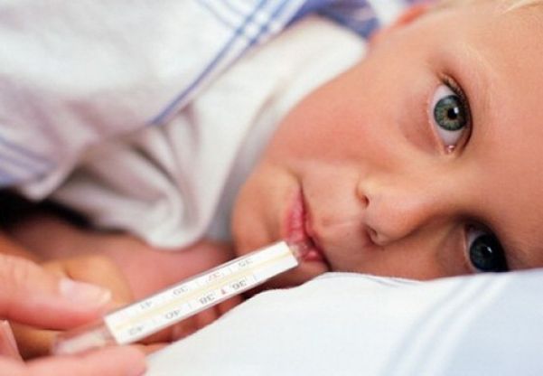 Influenza, picco atteso dopo l'Epifania. Durante le feste colpiti quasi 100 mila bambini