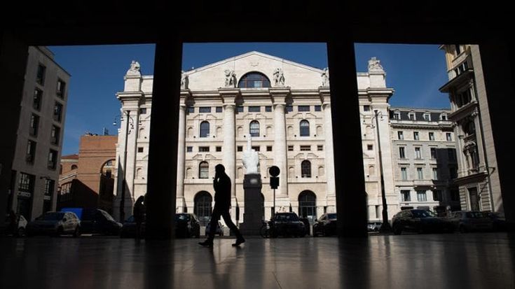 Dalla demografia all’IA, i cinque libri che spiegano economia e finanza in finale per il premio del Canova Club
