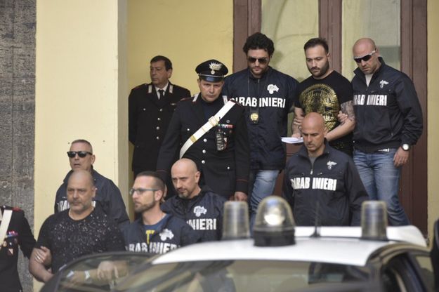 Calcio e camorra: truccavano le partite di serie B, dieci arresti