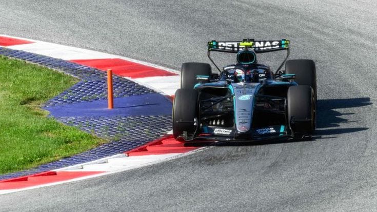 F1, Antonelli velocissimo nell’afa austriaca
