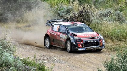 Rally di Sardegna, la Citroen C3 fa show nel fango