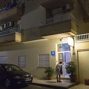 Genitori del bimbo malato di cancro in fuga "per cercare cura migliore"