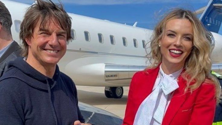 Tom Cruise saluta Bari: arriva in aeroporto su un elicottero e si imbarca sul suo jet dopo le riprese di Mission Impossible 8
