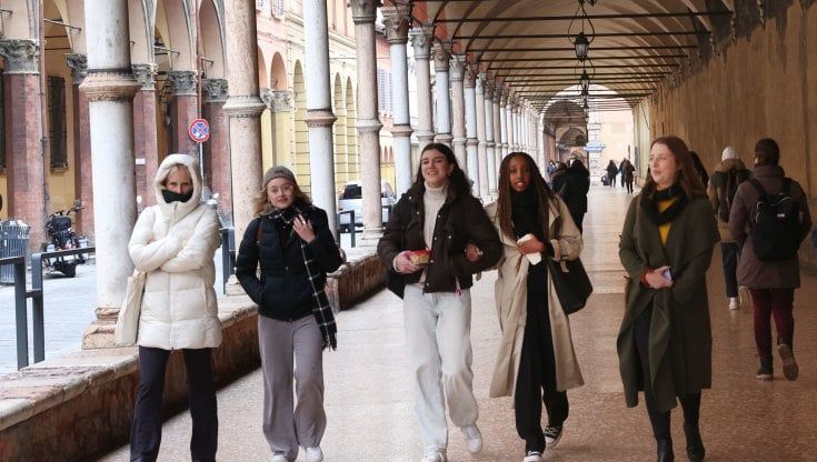 Bologna, la città del bene che si sente ancora una comunità