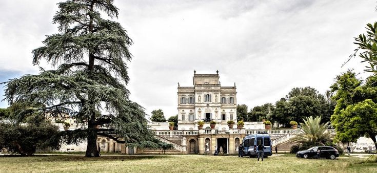 Generali, dietro la collina  
