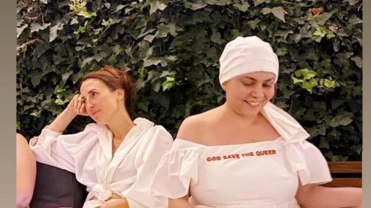 Il bianco, l’anello, la rana. L’anti-matrimonio d’amore della famiglia Murgia