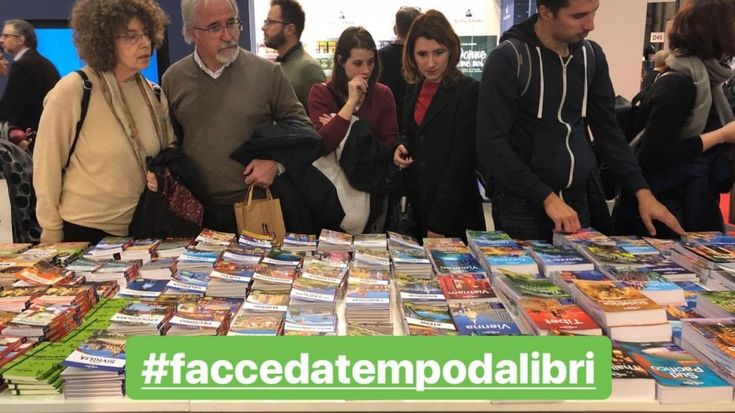 Robinson, gli studenti con Rep@Scuola: "Facce da libri"