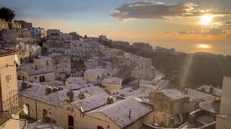 Meteo, Capodanno in Puglia senza pioggia ma con temperature verso lo zero. “Aria fredda dall’artico”