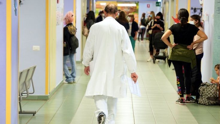 Visite a pagamento negli ospedali lombardi: dalle ginecologiche alle oculistiche ecco la classifica delle "intramoenia"