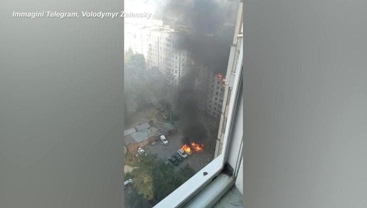 Ucraina, raid russi su Kharkiv: un bambino in un parco giochi tra le vittime