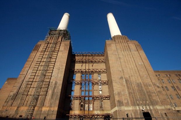 Battersea, la centrale elettrica simbolo di Londra diventa un quartiere di lusso
