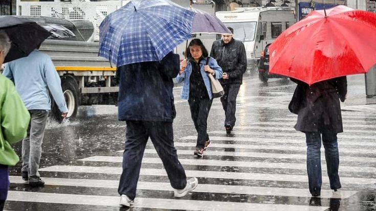 Previsioni meteo, ancora tanta pioggia nelle prossime ore. Ma domenica torna il sereno