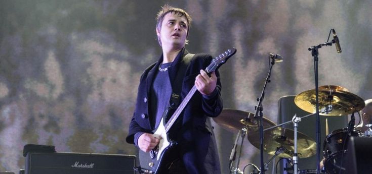 Bataclan, con Doherty riapre il club colpito dai terroristi, le star cantano gli attentati