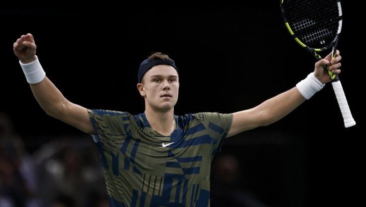 Rune contro Djokovic la finale di Parigi-Bercy. Alcaraz infortunato, niente Atp Finals e Davis
