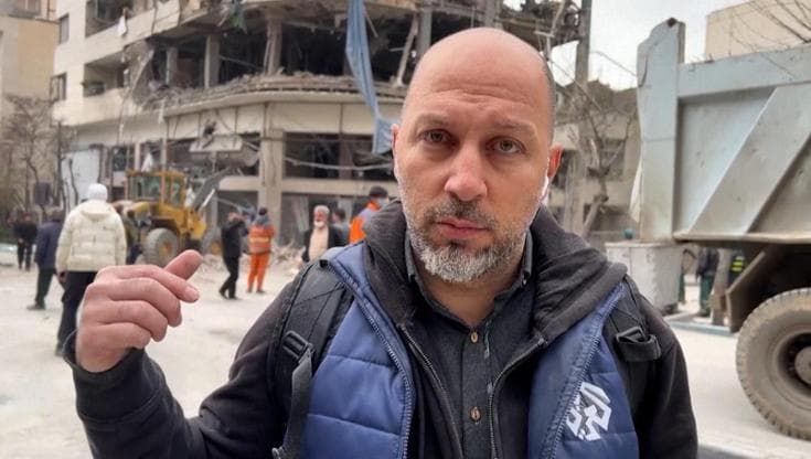 Teheran: distrutti gli uffici della tv Al Araby. I giornalisti: "Salvi per miracolo"