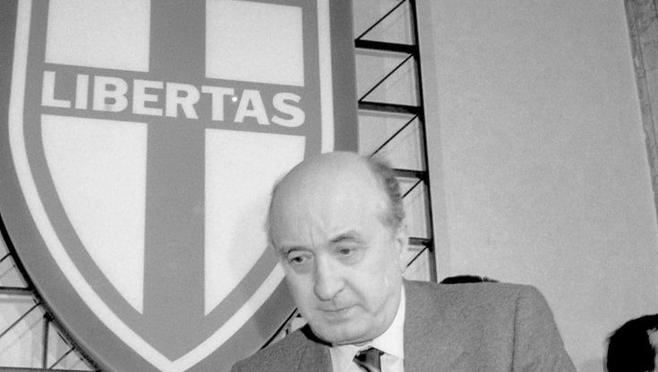 Il potere, gli sfottò e il tressette: Ciriaco De Mita fu l'ultimo leader intellettuale di una politica che non c'è più