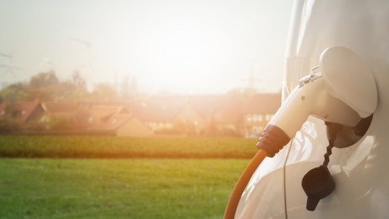 Mobilità green, ecco la super batteria che ricarica auto in cinque minuti