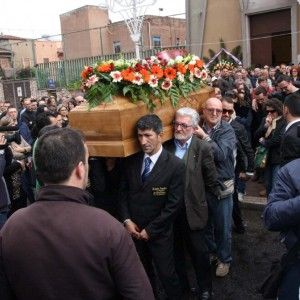 La vedova di un operaio Ilva scrive ai colleghi del marito: "Denunciate"