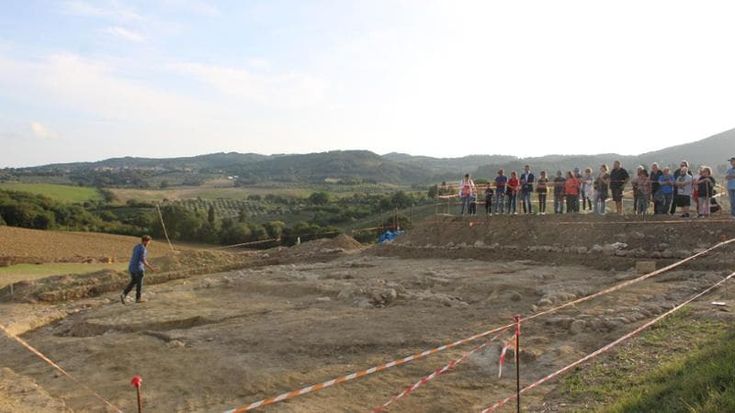 Dall'antica Pieve riemersa dal grano nasce a Rosignano Marittimo il primo archeo-agriturismo d'Italia