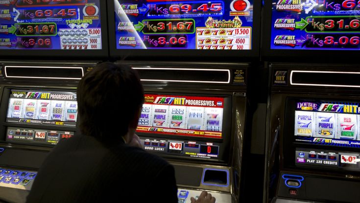 Il virus manda in crisi le entrate del fisco: da benzina e slot un buco da 2,5 mld al mese