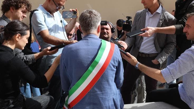 Lepore, il dossier delle minacce: “Sotto due metri di terra stai bene”. Denunciati fake fatti con IA