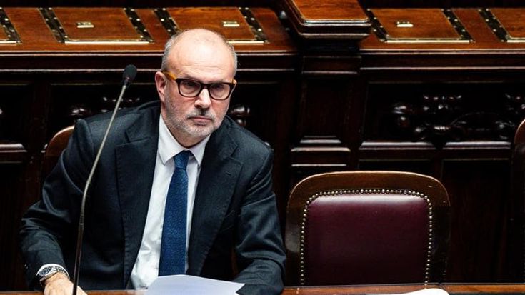 Sanità, il ministero a Fontana: “Polemica mal indirizzata, le Regioni elaborano i Lea con noi”