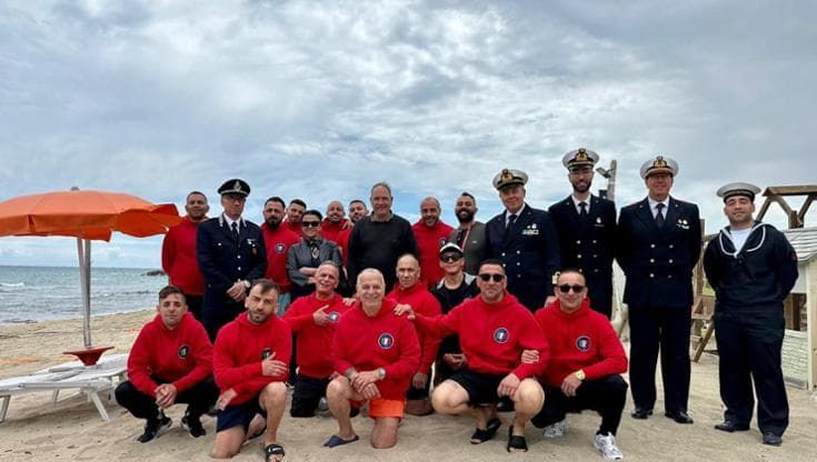 Salento, detenuti al lavoro nei lidi: “Dal carcere al mare con la voglia di riscattarsi”