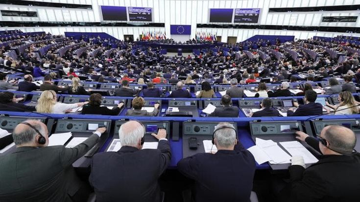 M5s a Strasburgo vota come Vannacci: no a missione contro russi nel Mar Nero. Riformisti pd critici