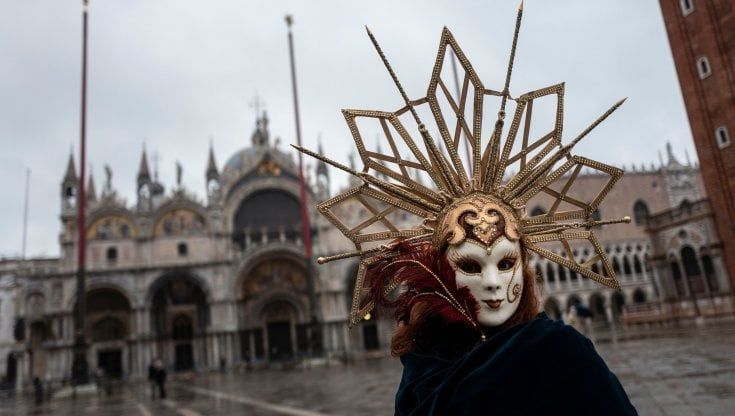 Venezia e Viareggio provano a salvare il Carnevale che non c'è