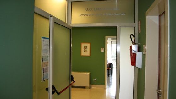 Bari, malato terminale sposa in ospedale la compagna 5 giorni prima di morire