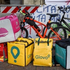 Diritti, i fattorini del cibo ci riprovano: "Dateci le protezioni dei postini"