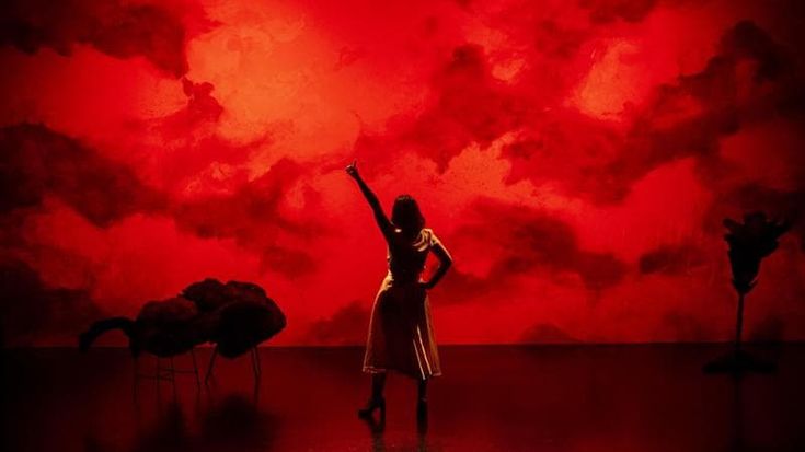 “Stai zitta!” e altre parole “che non vogliamo più sentirci dire”. Sfogliare Michela Murgia in forma di teatro