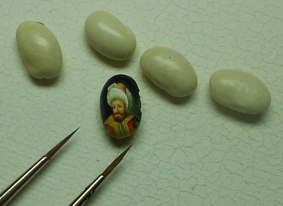 C'&egrave; un sultano sul fagiolo: la miniatura &egrave; da gustare
